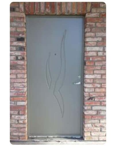 Porte blindée grise à motif posée par Winfox