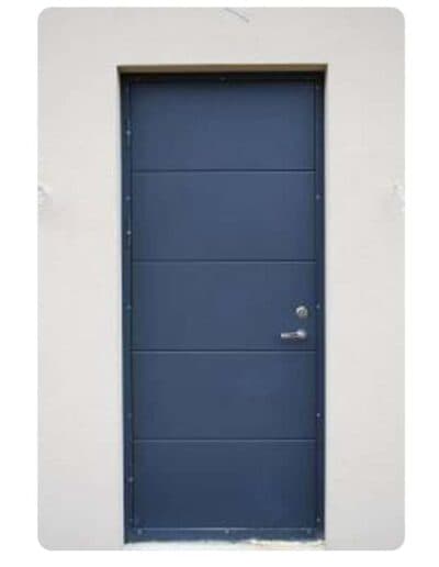 Porte blindée bleu foncé posée par Winfox