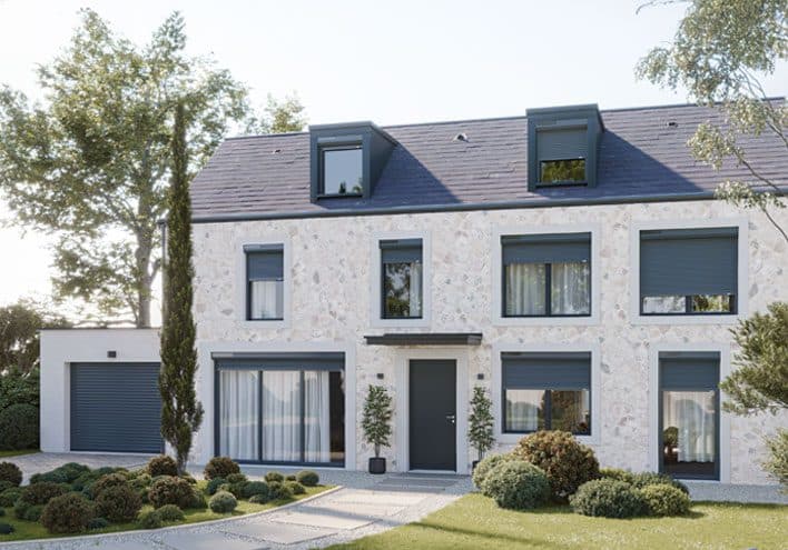 Maison en pierre claire avec volets roulants Lakal