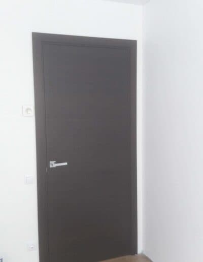 Porte intérieure gris anthracite posée par Winfox