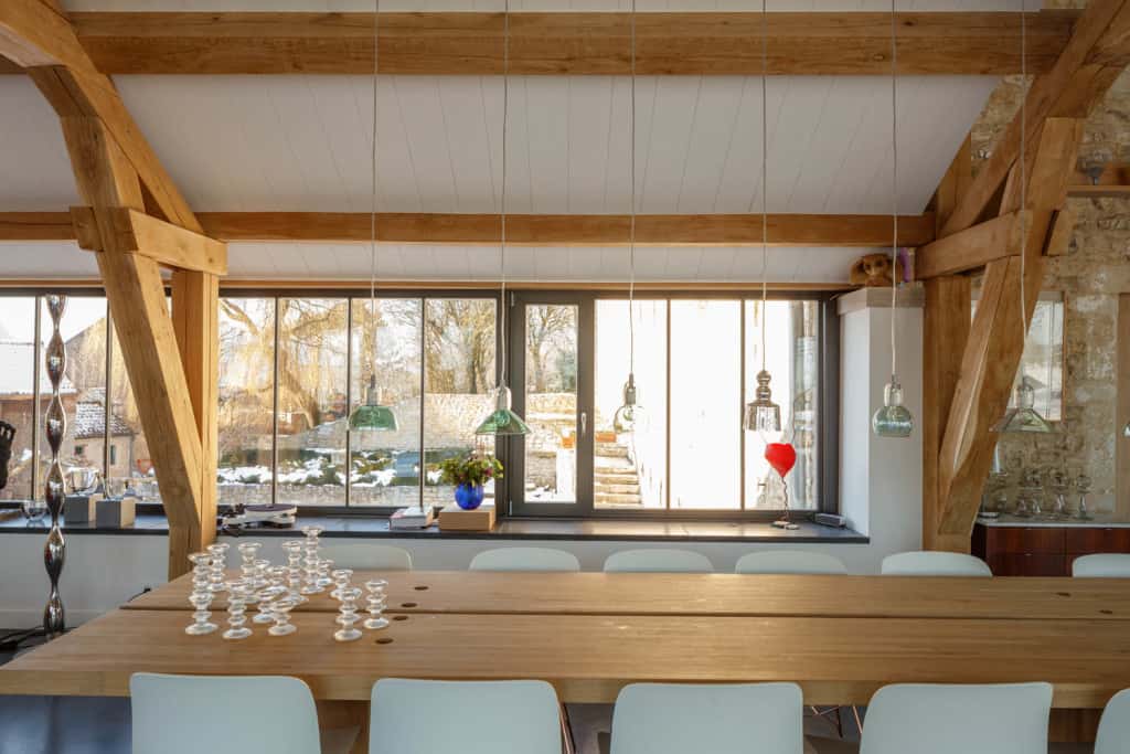 Détail de châssis bois contemporain
